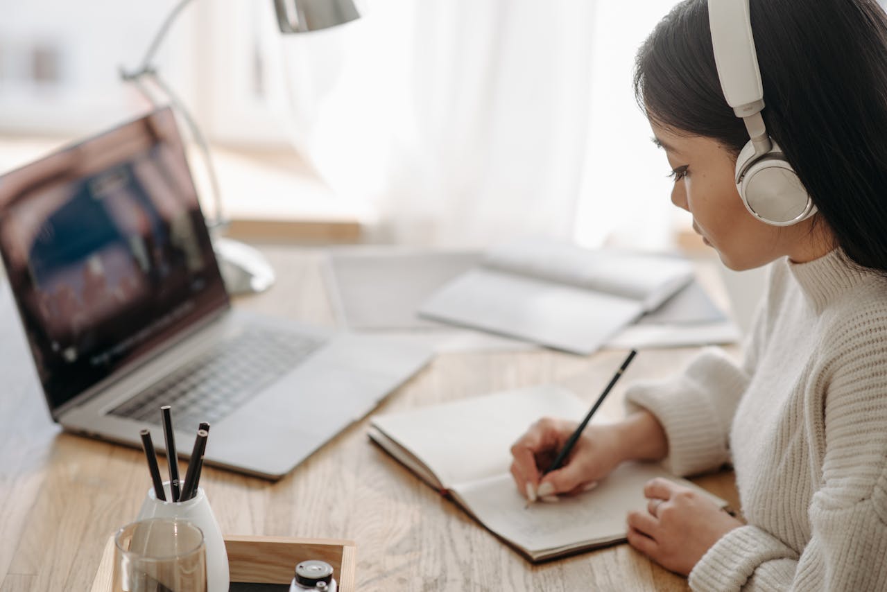 Earn a U.S. Credential — 100% Online